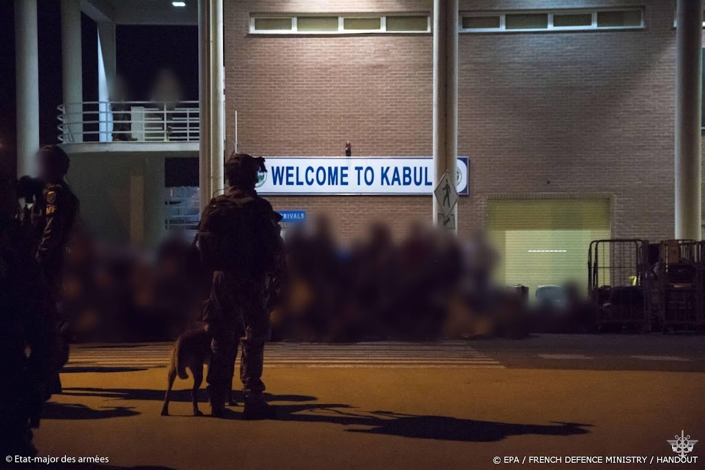 Twaalf doden in chaos luchthaven Kabul sinds zondag