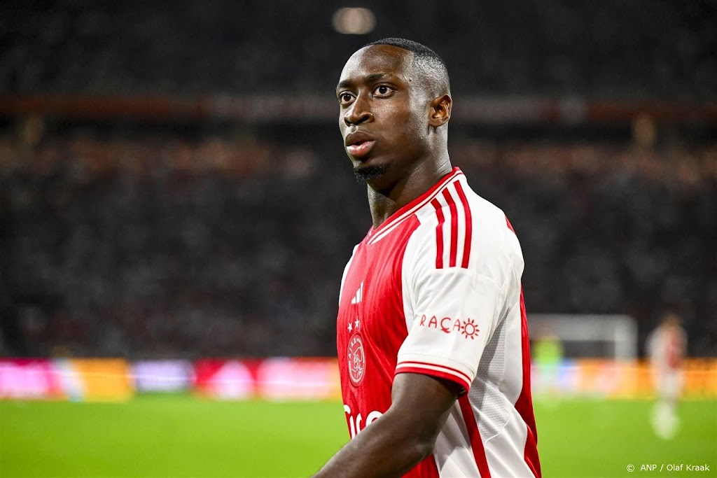 Ajax start met Portugese aanwinst Forbs tegen Excelsior 