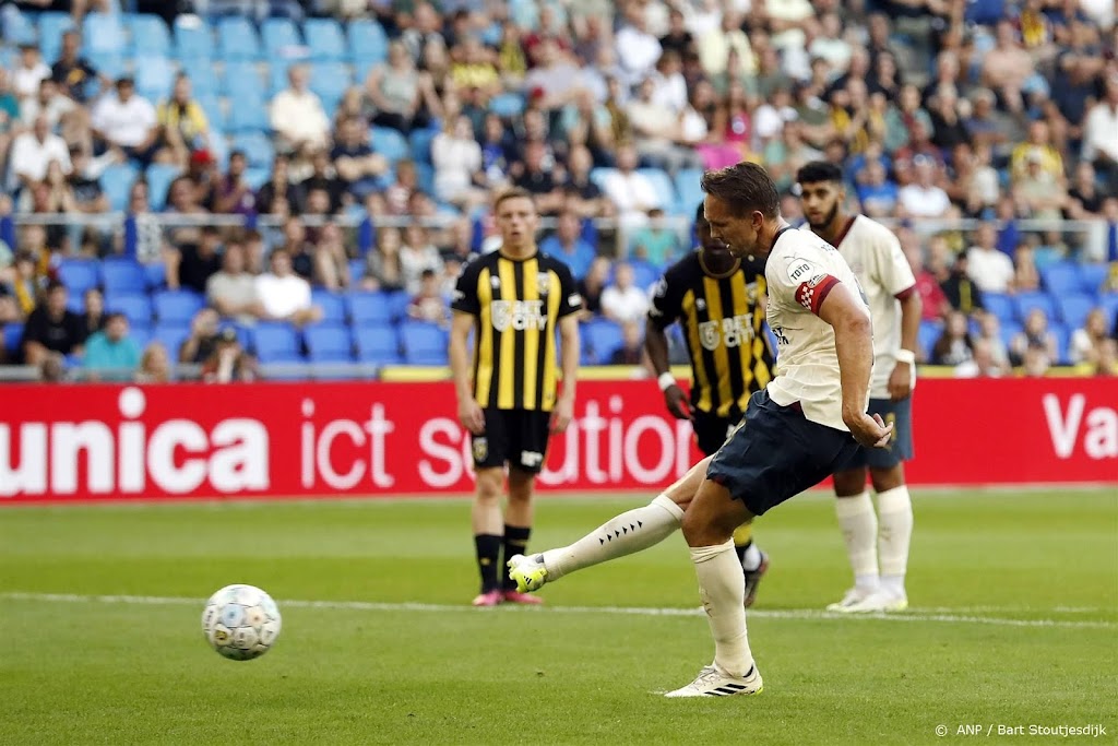 PSV slaat na zwakke eerste helft na rust toe bij Vitesse