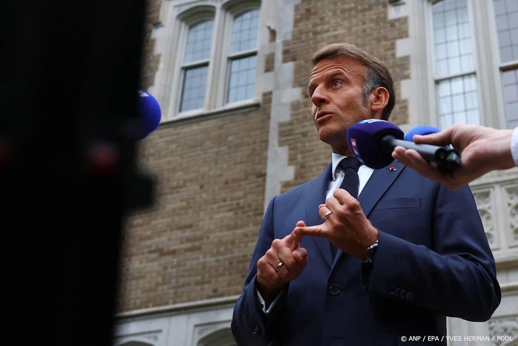 Macron stelt Genève voor als locatie overleg Poetin en Zelensky