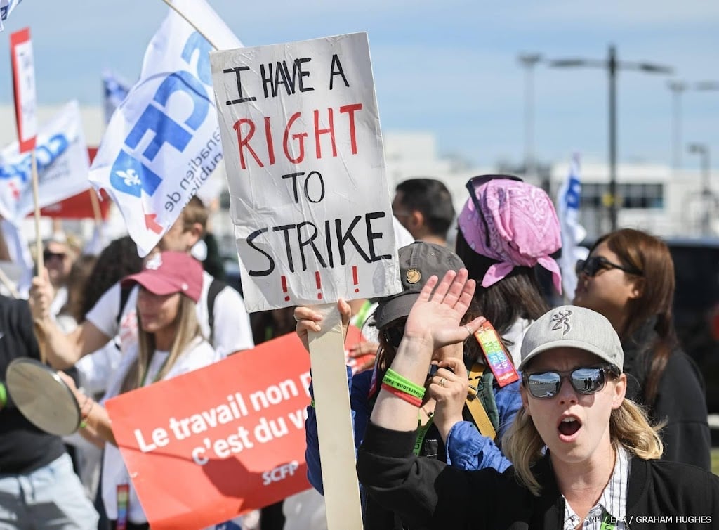 Cabinepersoneel Air Canada stopt staking na voorlopig akkoord