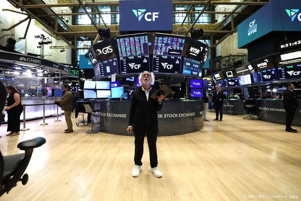Intel stijgt op afwachtend Wall Street na investering SoftBank