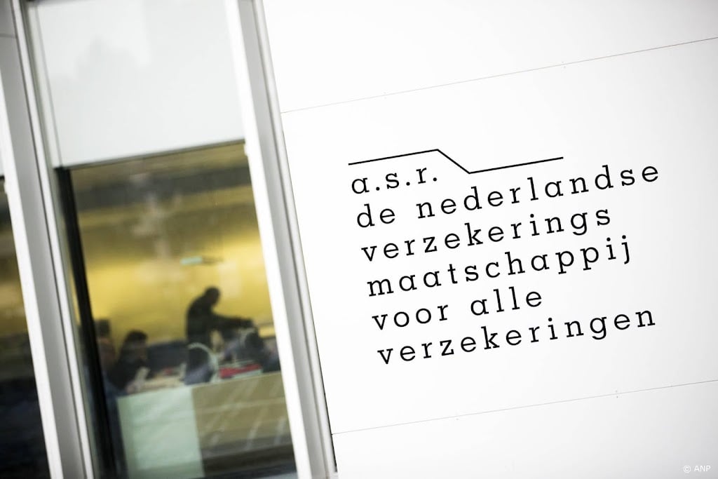 Verzekeraar ASR omhoog op terughoudend Damrak