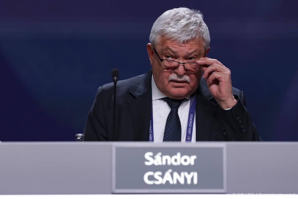 FIFA-vicevoorzitter Csányi trekt steun voor Infantino in