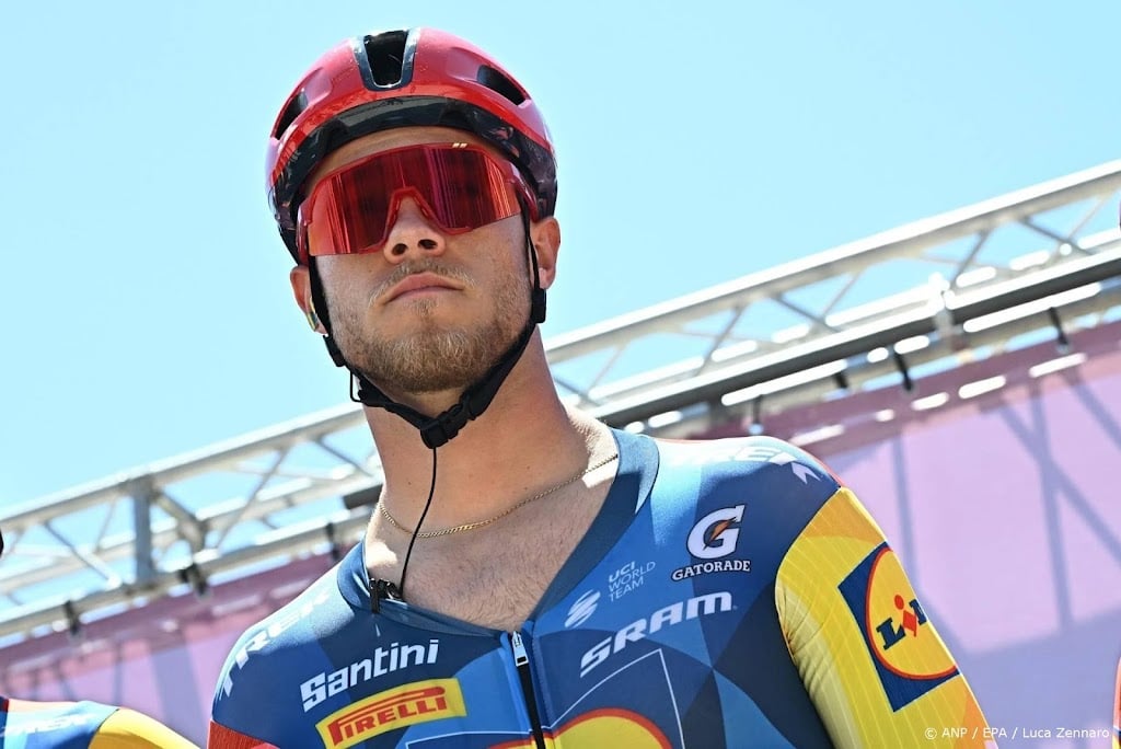 Wielrenner Milan wint eerste etappe Renewi Tour voor Kooij