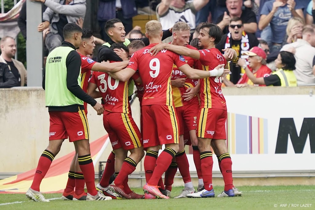 Go Ahead wint enerverende IJsselderby na laat doelpunt: 1-0