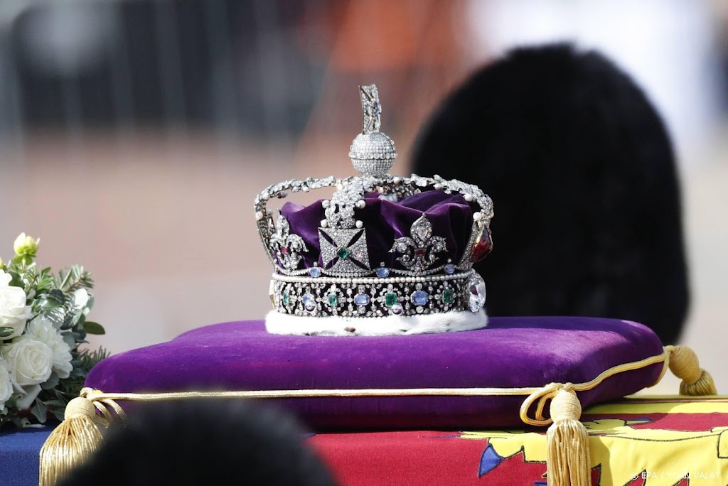 Koningin Elizabeth wordt naar laatste rustplaats gebracht