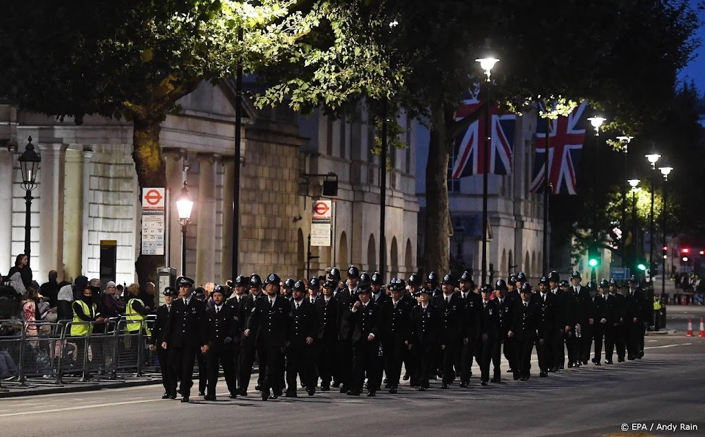 Deuren Westminster Abbey geopend voor begrafenis koningin
