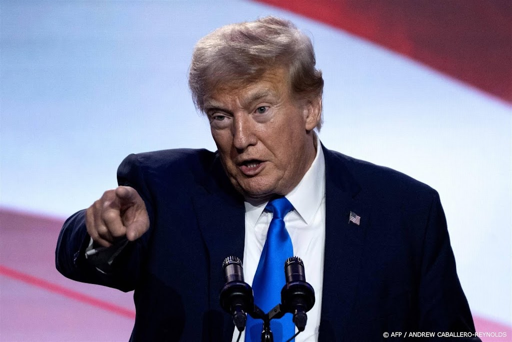 Trump slaat opnieuw debat over, geeft liever toespraak in Detroit
