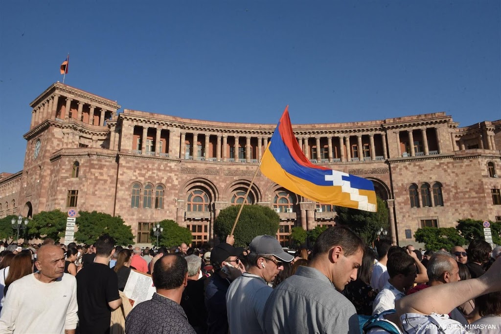 Rusland roept Armenië en Azerbeidzjan op tot onderhandelingen