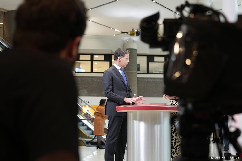 Rutte: komende kabinetten moeten hand op knip houden 