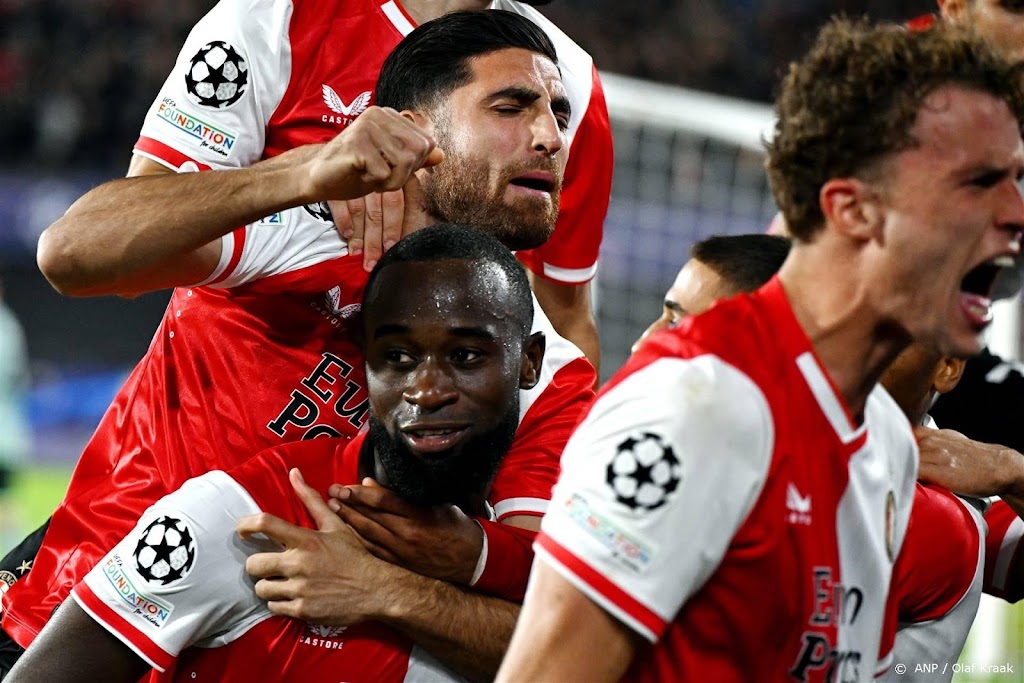 Feyenoord komt los na rust en klopt Celtic in Champions League