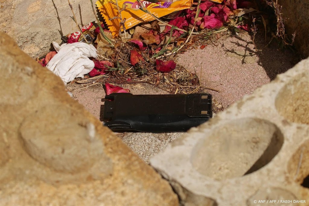 Dodental ontploffende walkietalkies in Libanon stijgt verder