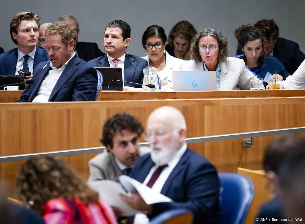 Ambtenaren aan kabinet: asielnoodwet niet aanvaardbaar