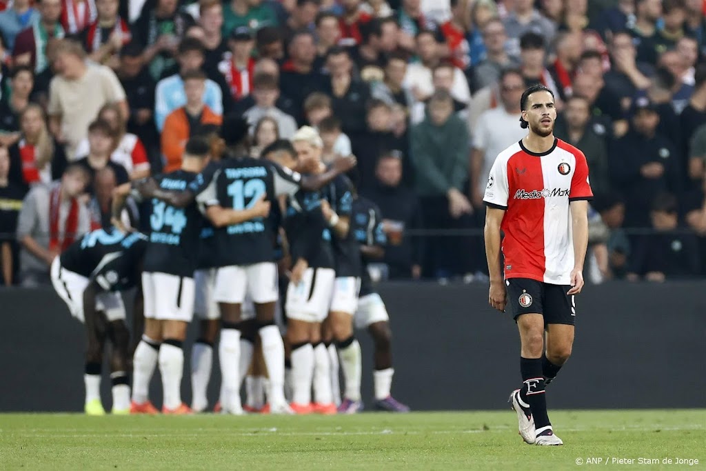Feyenoord na ruim verlies tegen Leverkusen al vroeg in problemen