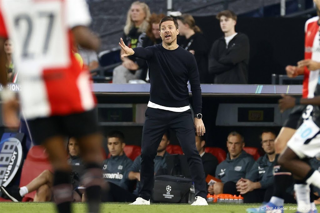 Alonso prijst efficiëntie Leverkusen na ruime zege bij Feyenoord