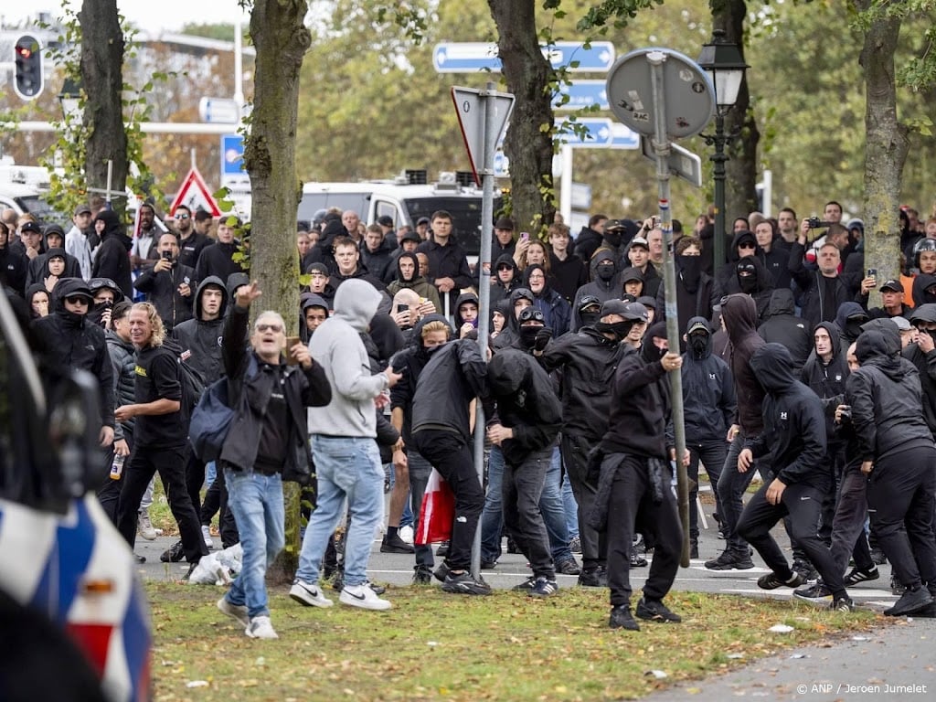Politiebond over rellen Malieveld: geweld moet gevolgen krijgen