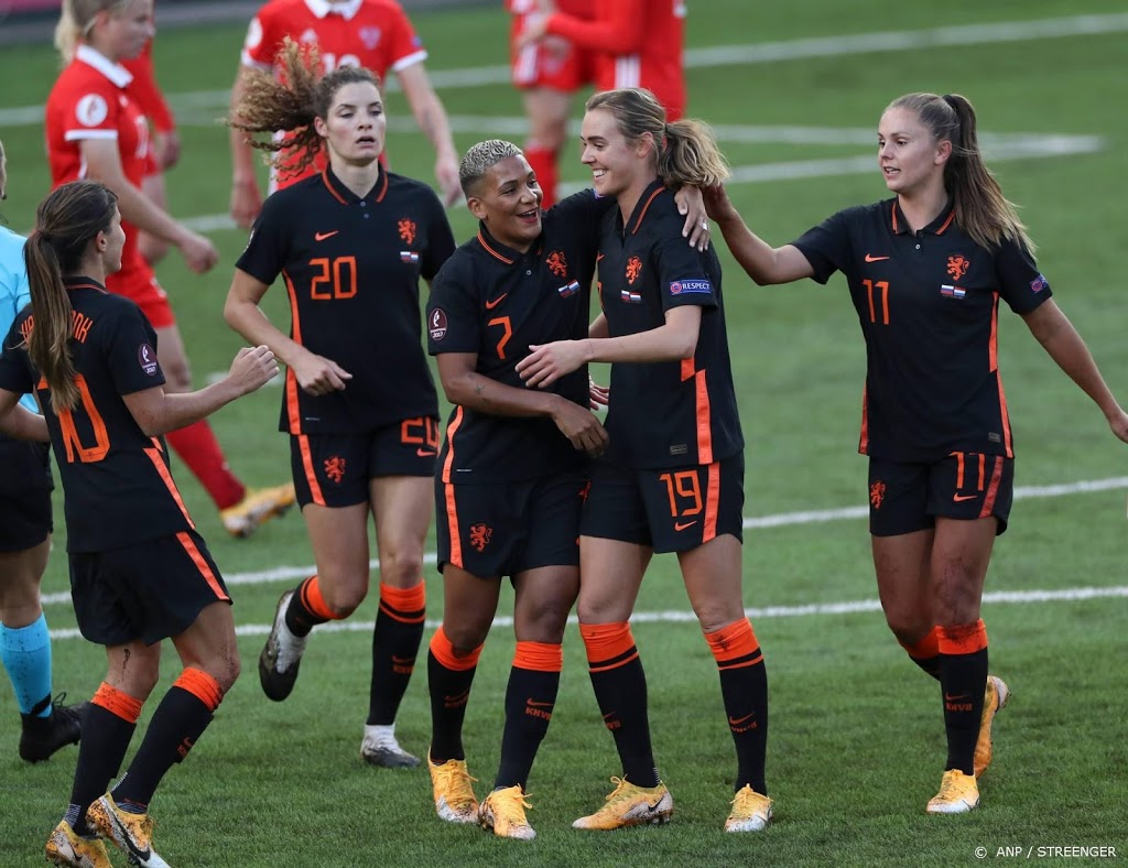 KNVB wil WK 2027 voor voetbalsters met buurlanden organiseren
