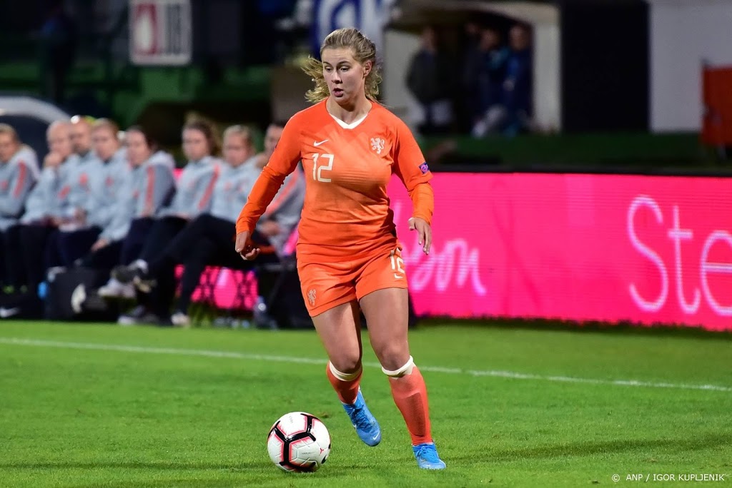 Voetbalster Pelova haakt af bij Oranje 