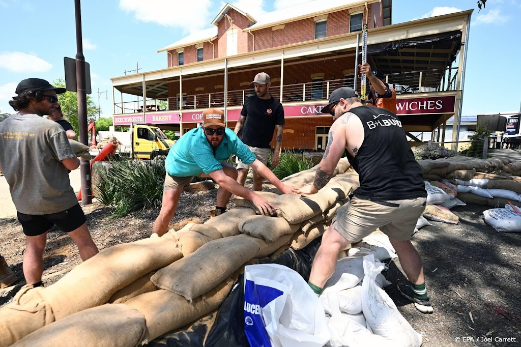 Overstroomde Australische steden maken zich op voor meer regen
