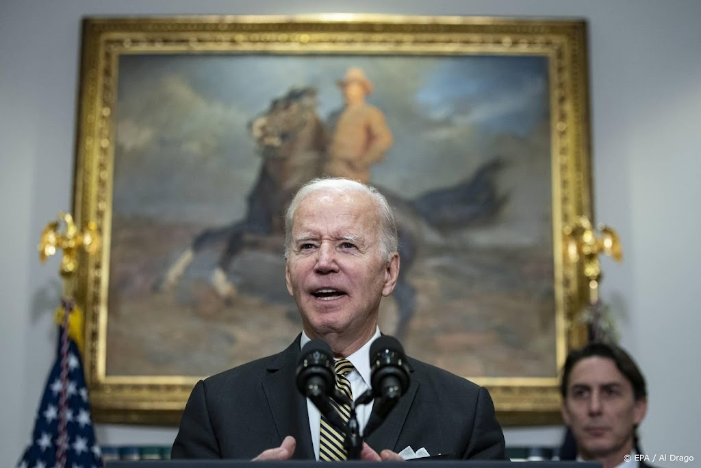 Biden: 'brute' Poetin in ongelooflijk moeilijke positie