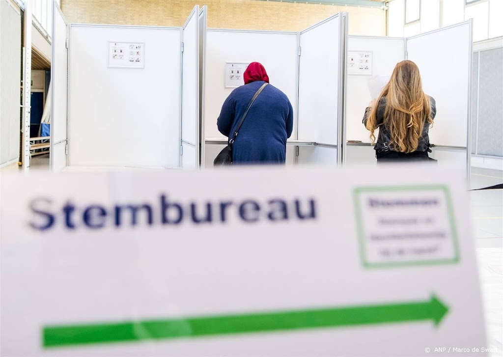 Voor het eerst stemmen ruim 100.000 Nederlanders uit buitenland