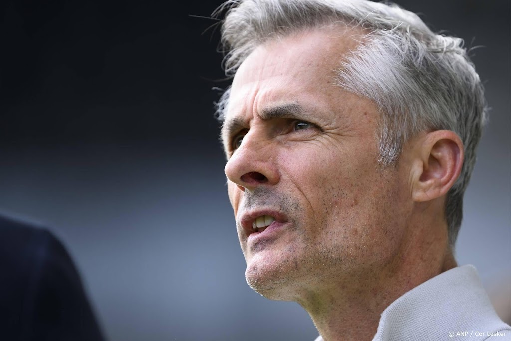 Coach Van Wonderen begint met nederlaag bij Schalke