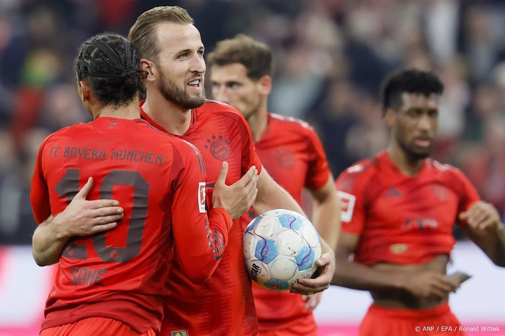 Kane helpt Bayern met hattrick aan ruime zege op Stuttgart