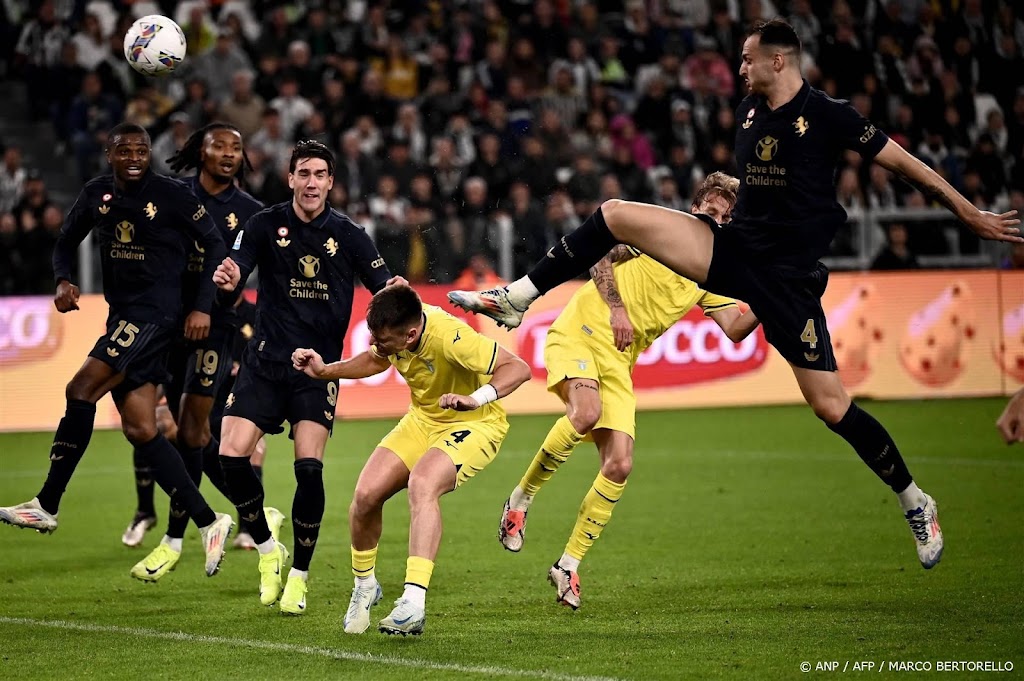 Juventus naast koploper Napoli na zege op Lazio