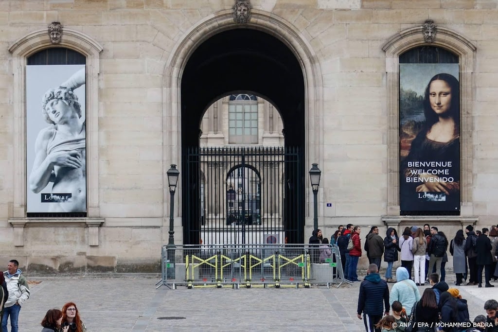 Frans ministerie: acht sieraden gestolen bij Louvre-roof