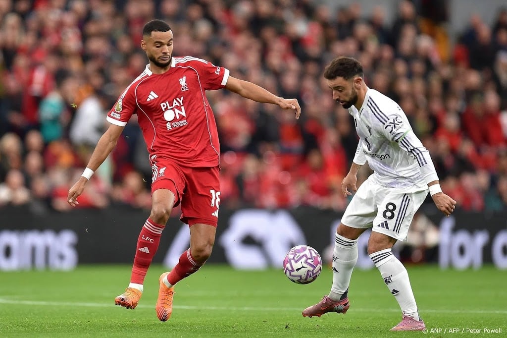 Kampioen Liverpool lijdt tegen United vierde nederlaag op rij 