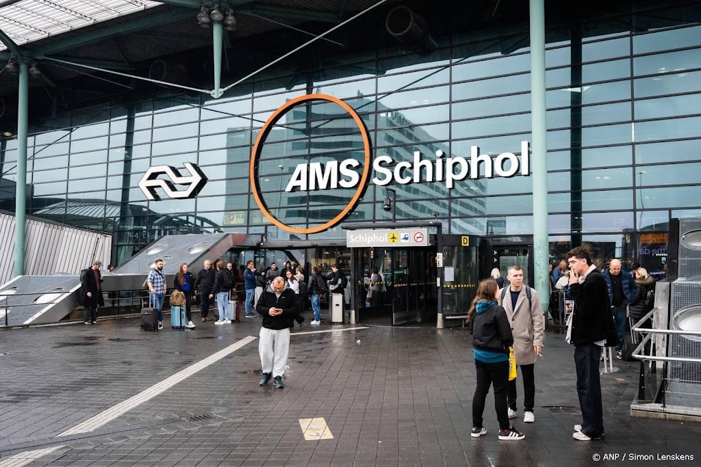 Geen problemen meer op Schiphol na storing paspoortpoortjes