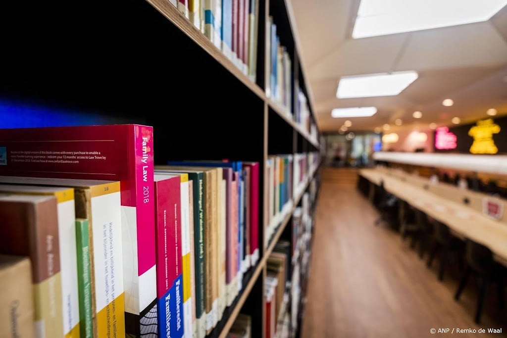 Bibliotheek Rotterdam toont verloren gewaand opvoedboek Erasmus