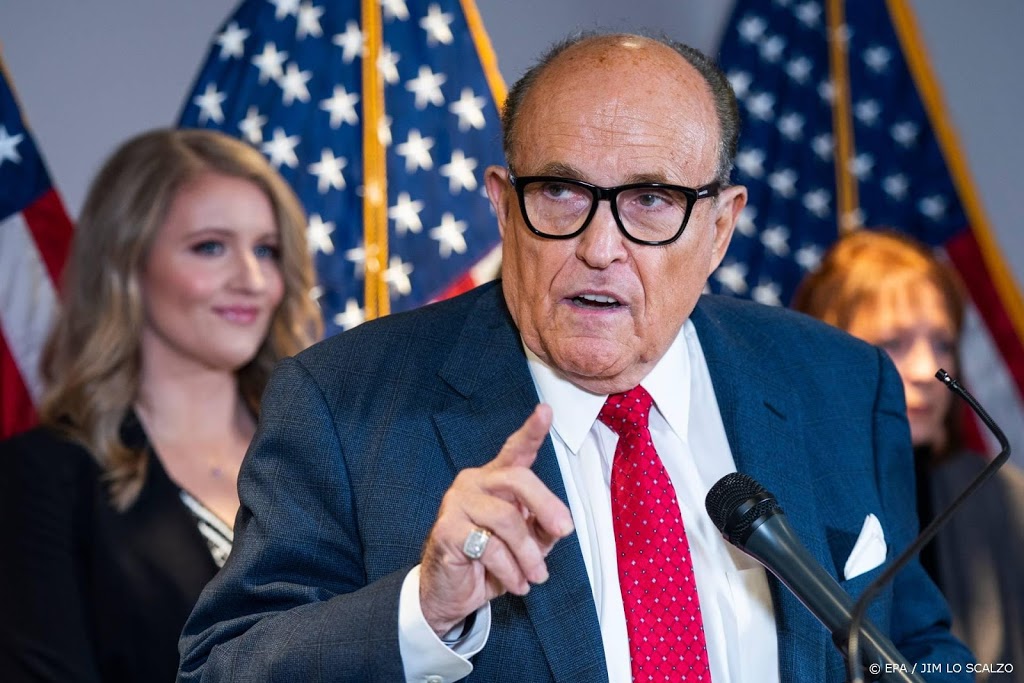 Advocaat Trump ziet groot complot bij verkiezingen