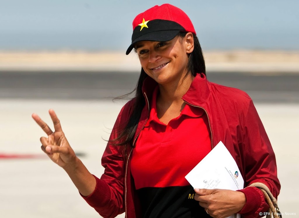 Steenrijke dochter gewezen president Angola door Interpol gezocht