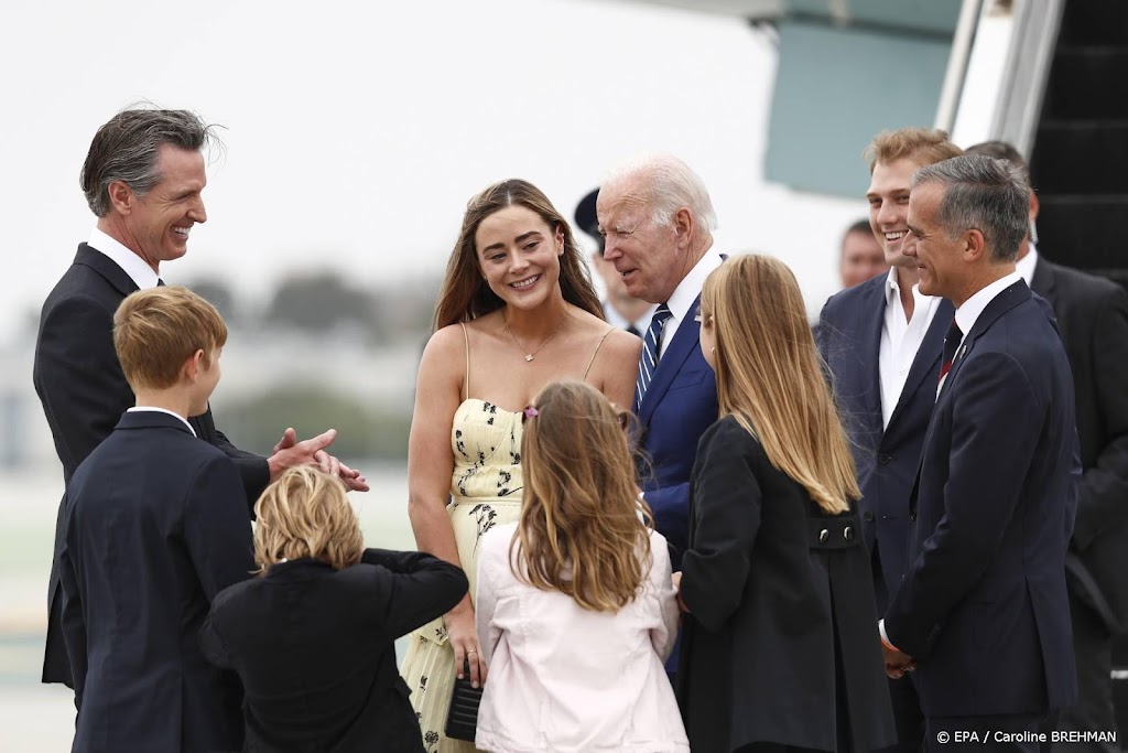 Huwelijksfeest in Witte Huis, kleindochter Biden getrouwd