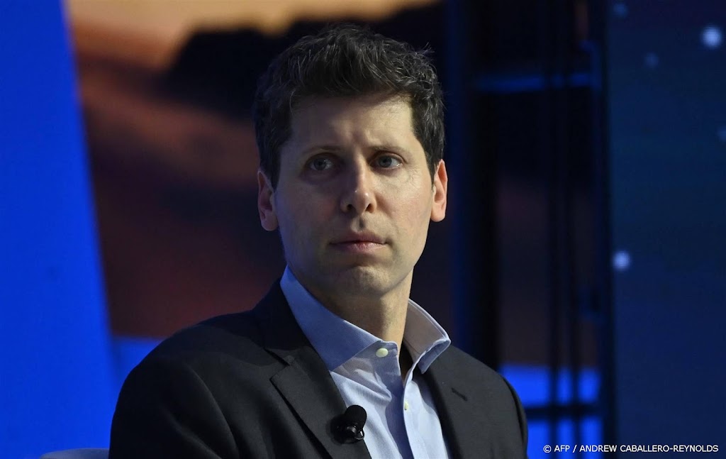 Bloomberg: druk op bestuur OpenAI voor terugkeer Altman