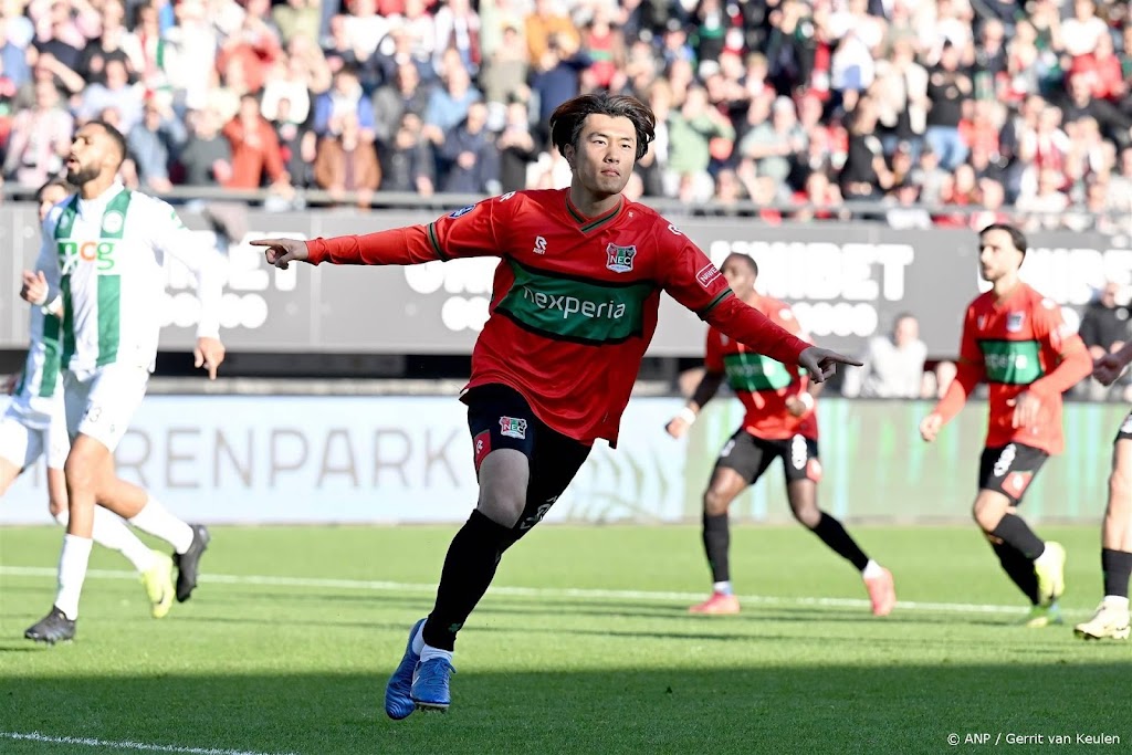 NEC-spits Ogawa helpt Japan met twee treffers aan zege op China