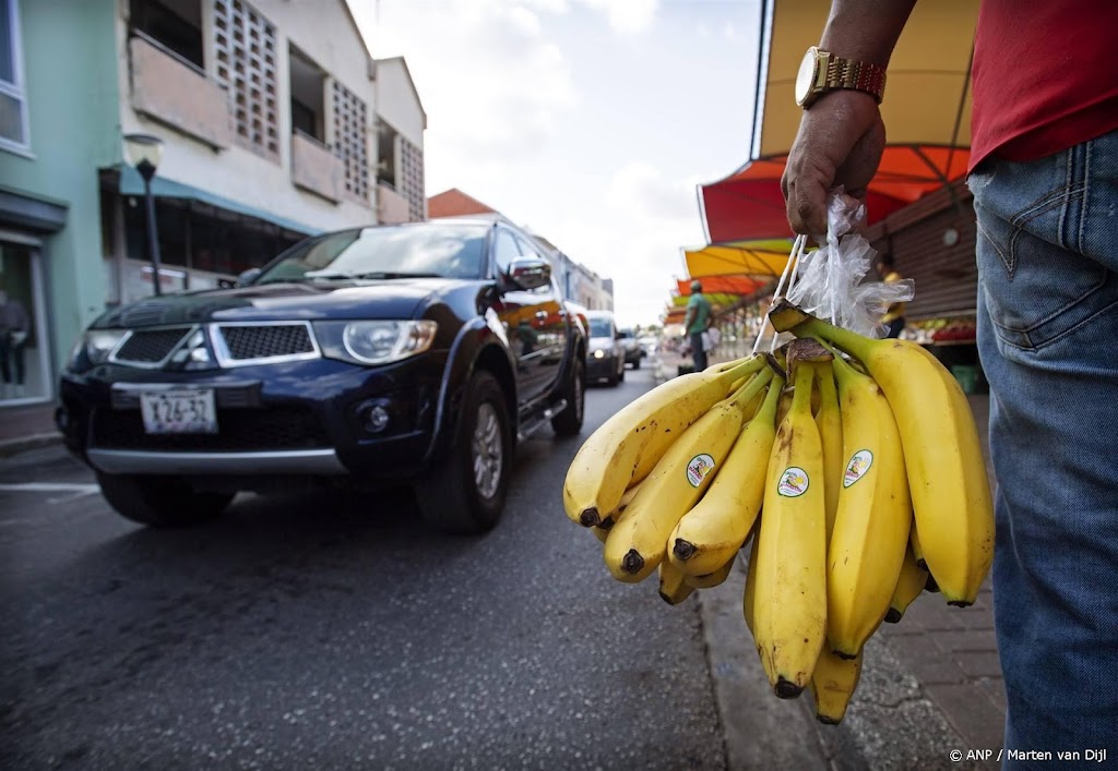 Toezichthouder Curaçao: prijs groente en fruit steeg 400 procent