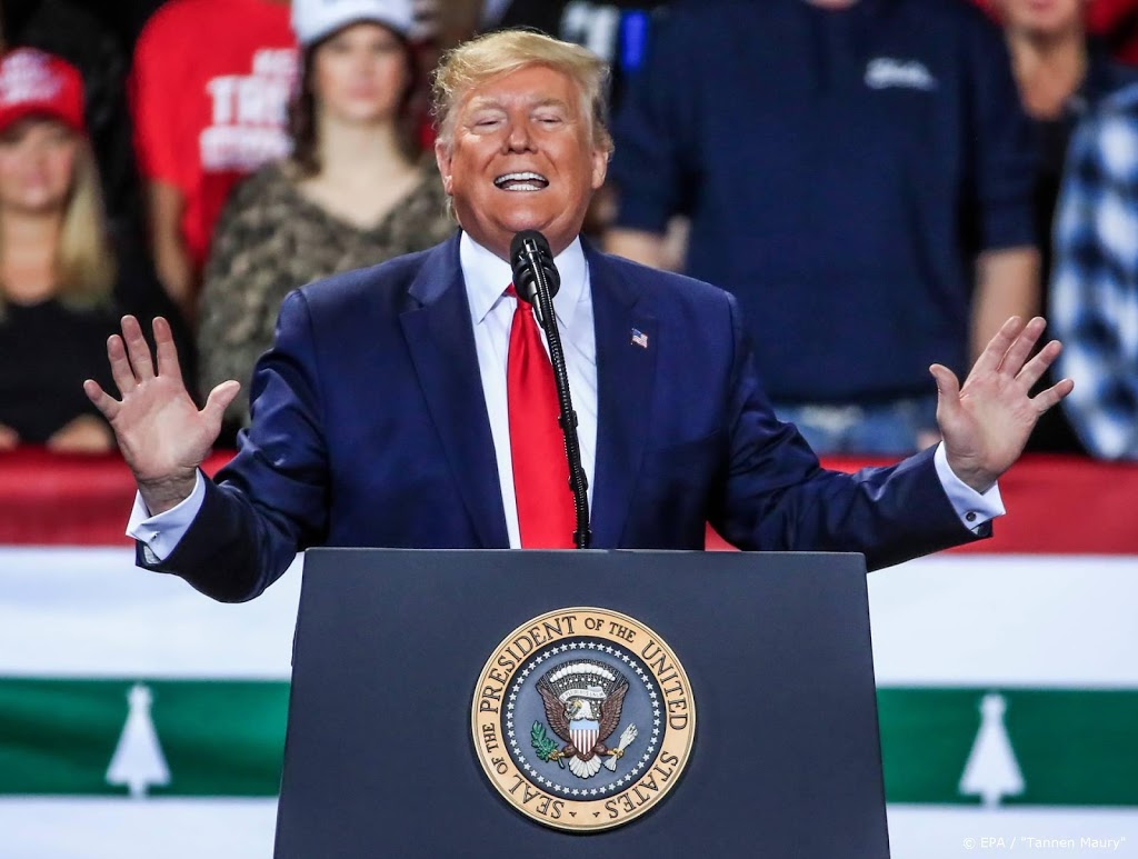Trump hekelt afzettingsprocedure