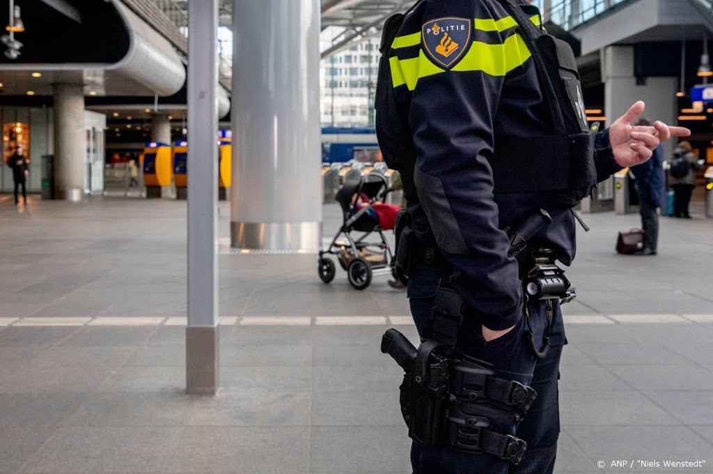 Politie moet trekken wapen toch blijven melden