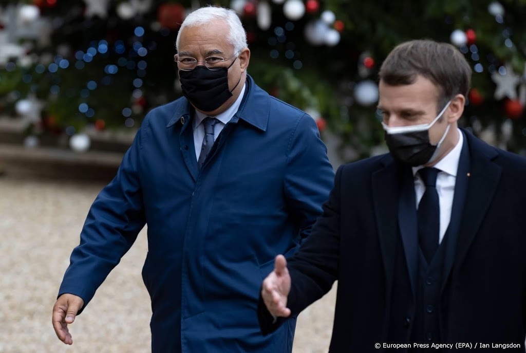 Premier Portugal met kerst in quarantaine na lunch met Macron