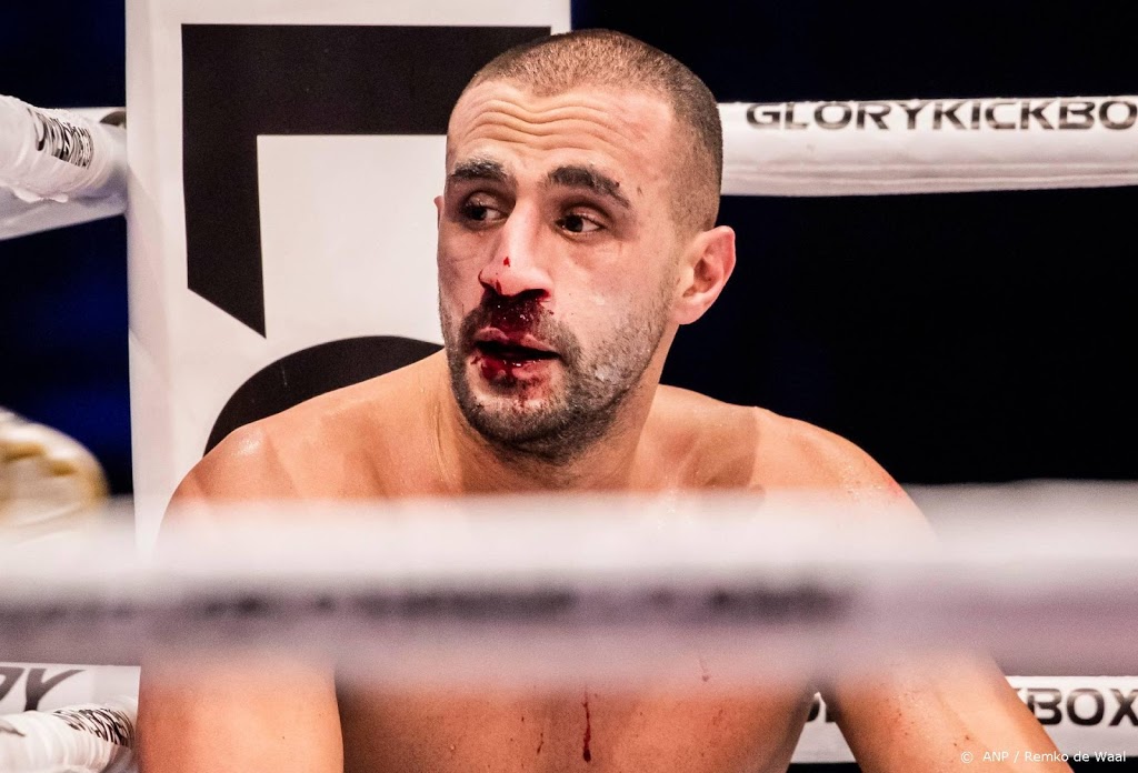 Kickbokser Hari knock-out bij rentree in ring 