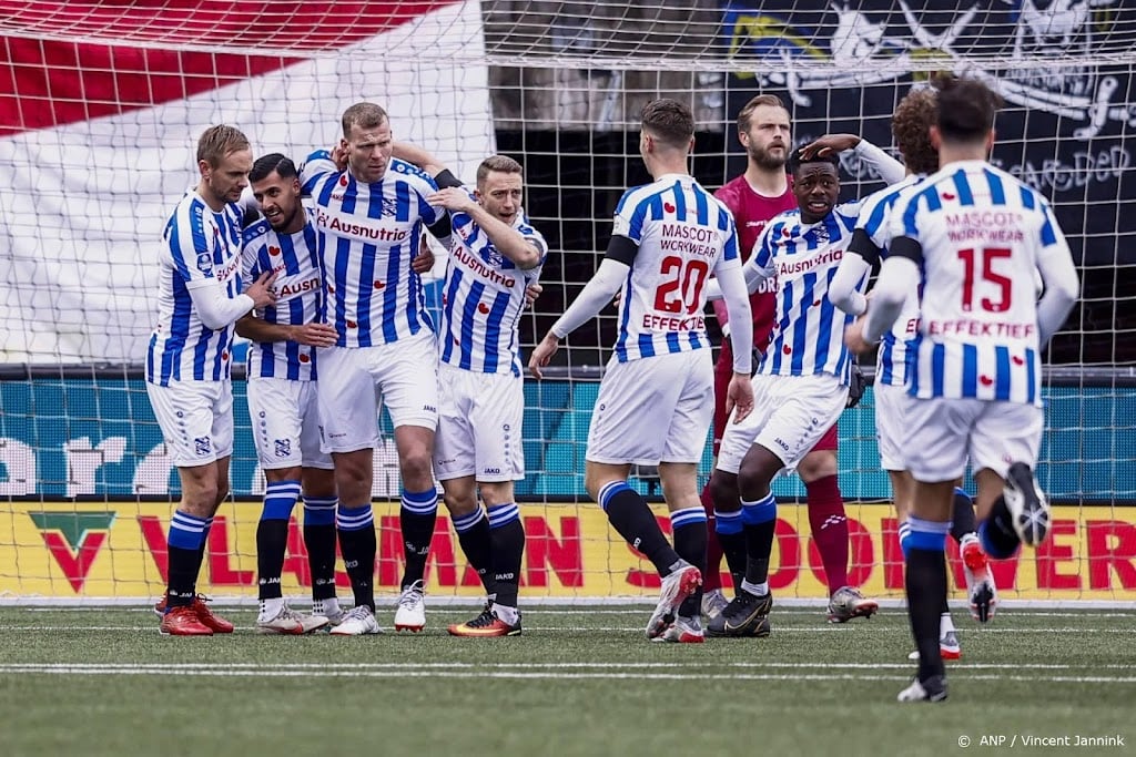 Heerenveen met rouwbanden in derby vanwege privéleed Woudenberg