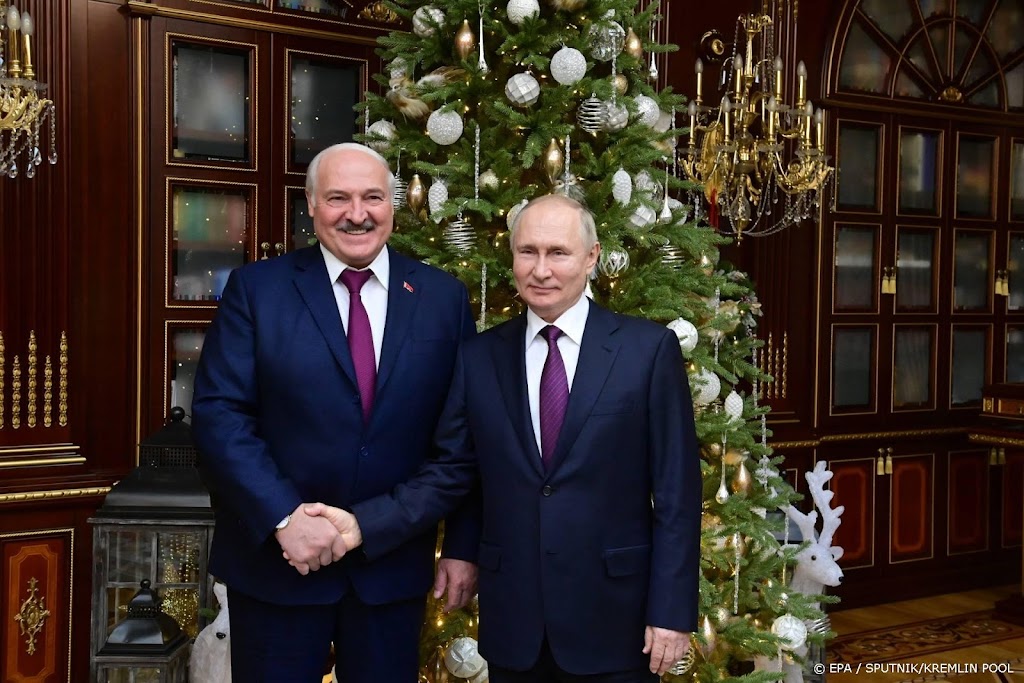 Poetin zegt Belarus niet te willen innemen