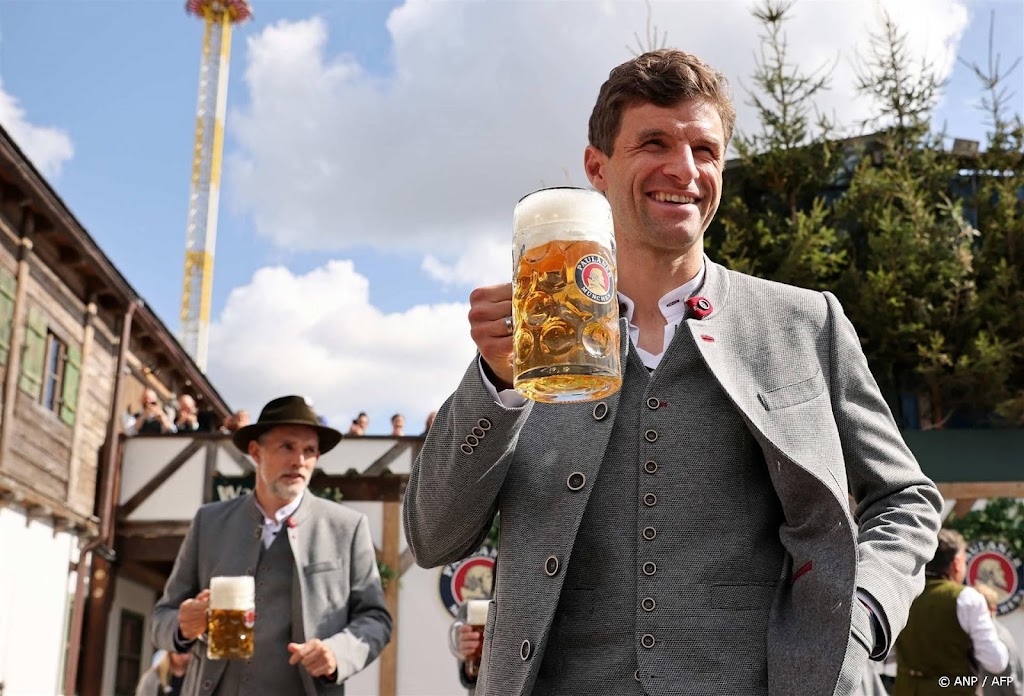 Oudgediende Müller tekent contractverlenging bij Bayern München