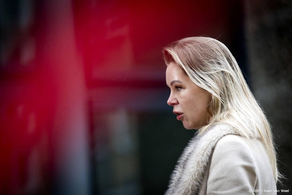 Wiersma bespreekt mestmotie in kabinet, 'Kamer hoogste orgaan'