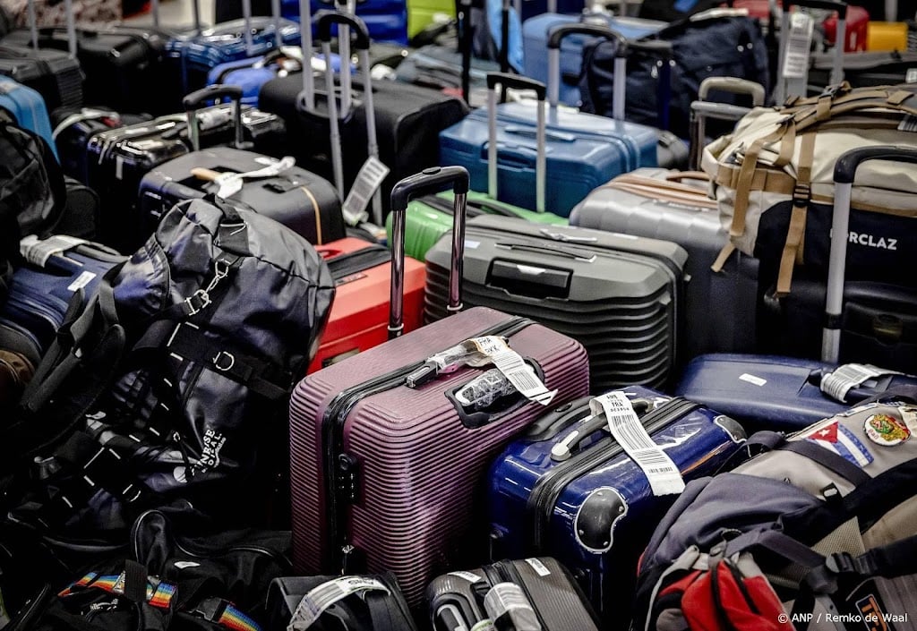20.000 koffers gestrand op Schiphol door storing bagagesysteem