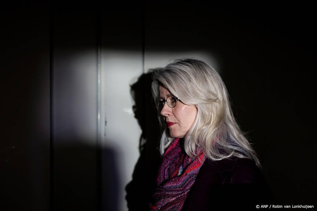 Ministerie corrigeert Keijzer: pendelbus is niet van Qbuzz