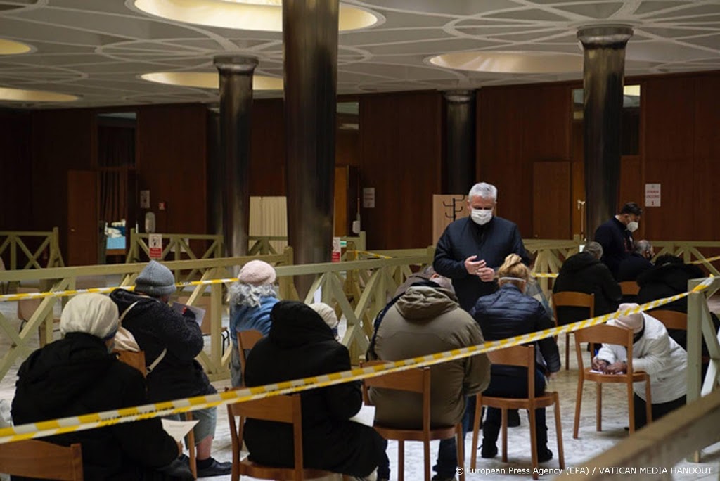 Vaticaan vaccineert eerste daklozen in Rome